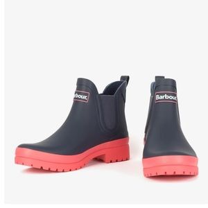 ☔️☔️☔️ BARBOUR Mallow Chelsea Wellington Rain Boots. US-7,5. (UK-5) Navy/Pink